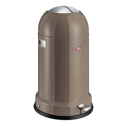 Odpadkový koš Kickmaster Classic Line Soft 33 l šedý Retro verze koše Wesco Kickmaster. Integrovaný systém měkkého zavírání snižuje hlučnost při zavírání víka. Hygienická plastová vložka se snadno udržuje. Má protiskluzovou základnu
