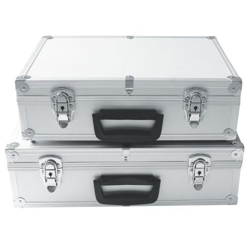 PVC tool case 425 x 125 x 305 mm Plastový kufr na nářadí v základním provedení. Uzavíratelný pomocí kovových klipsů.<br />rozměry v x š x h: 125 x 305 x 425 mm<br />materiál: plast<br />barva: stříbrná<br />hmotnost: 2