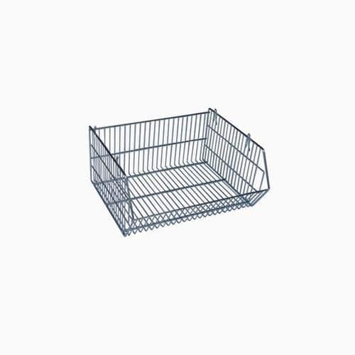 Drátěný box 23 x 48 x 35 cm Stohovatelný drátěný koš vhodný pro skladovací účely. Polootevřená přední strana umožňuje snadný přístup i ke stohovaným košům a rychlé plnění či odebírání obsahu. Stohovatelnost bez potřeby spojovacího materiálu. Možnost dokoupení dělicí mřížky a držáku na etiketu.<br />materiál: svařovaný pozinkovaný drát<br />rozměry v x š x h: 23 x 48 x 35 cm<br />nosnost: 20 kg<br />barva: stříbrná<br />možnost dokoupení dělící mřížky a držáku na etiketu
