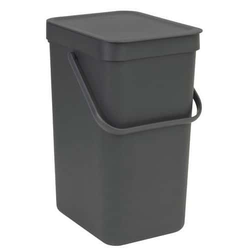 Odpadkový koš Sort&Go 12 l šedý – Brabantia Odpadkový koš ze syntetického materiálu s robustní rukojetí a otevíracím víkem. <br />Ideální pro selektivní třídění. <br />Kompaktní a prostorově úsporný