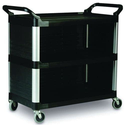 Vozík X–Tra uzavřený ze 3 stran Rubbermaid Odolné a stylové přepravní nebo skladovací vozíky pro vnitřní použití nebo funkční využití.<br />Kovové sloupky a tvarované police pro pevnost a elegantní design.<br />Otočná kolečka o průměru 10