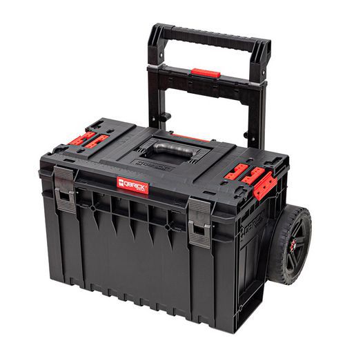 Mobilní kufr na nářadí QBRICK System One Cart 2.0 Mobilní box na nářadí s dostatečným úložným prostorem o objemu 52 l.<br />Hliníková teleskopická rukojeť s možností odnímání pro snadnější přepravu.<br />Kvalitní kolečka potažená silnou vrstvou gumy zajišťují tichý chod