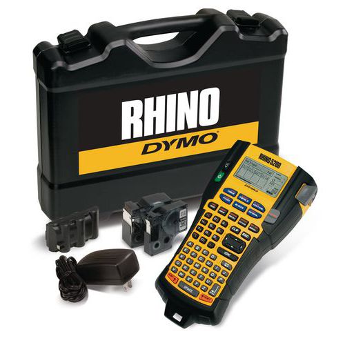 Kufříková sada RHINO 5200 Profesionální štítkovač RHINO 5200 s velkým 2-řádkovým podsvíceným displejem.<br />Tisk na pásky Rhino a D1 šíře 6