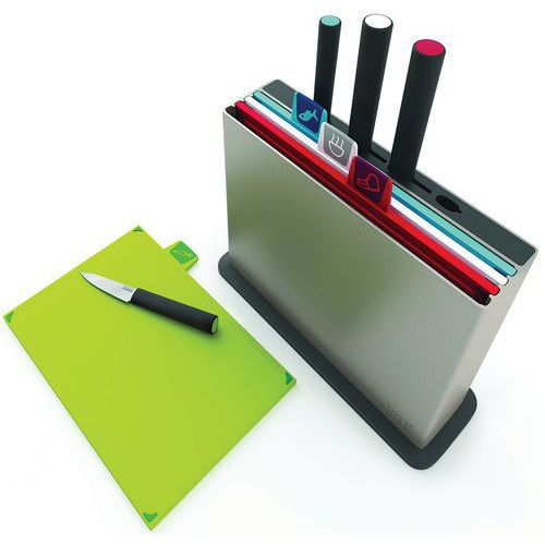 Prkénka na krájení Index Advance + 8x nůž – stříbrná Sada 4 krájecích prkének 26x19 cm se stojanem <br />Sada prkének na krájení v barvě Index Silver se dodává se 4 různými noži. <br />Abyste krájeli správným nožem na správném povrchu. <br />Barevné kombinace pro krájení ryb