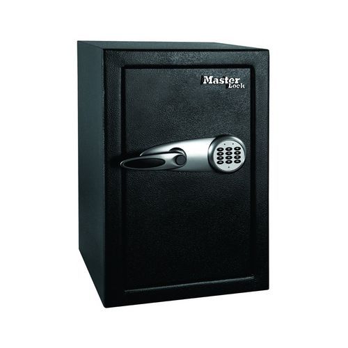 Vysoce bezpečnostní trezor Master Lock Vysoce bezpečnostní digitální trezor.<br />Velikost L.<br />Pevná ocelová konstrukce.<br />4 ocelové šrouby se zámkem a skrytý závěs pro větší ochranu proti útokům.<br />Programovatelná digitální kombinace s potlačovacím klíčem.<br />Obsahuje 2 klíče.<br />2 nastavitelné police