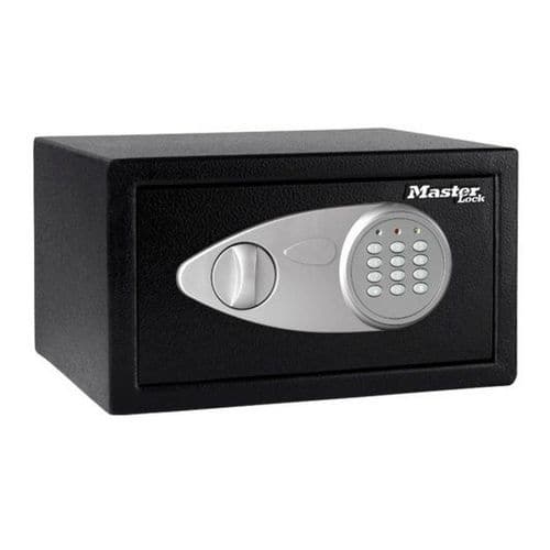 Kompaktní trezor Master Lock Uzamykatelný masivní trezor.<br />Pevná ocelová konstrukce.<br />Skryté panty a 2 ocelové západky zabraňující vypáčení.<br />Nastavitelný digitální kombinační zámek.<br />Nulovací Master kód.<br />Objem 11