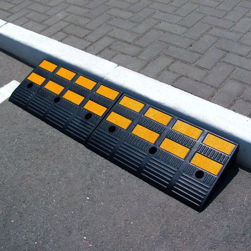 Pryžový nájezd na obrubník